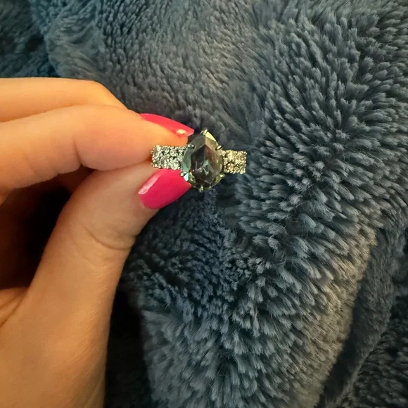 Elegant Silver and Black fire opal Gemstone Ring size 6 - Picture 2 of 2